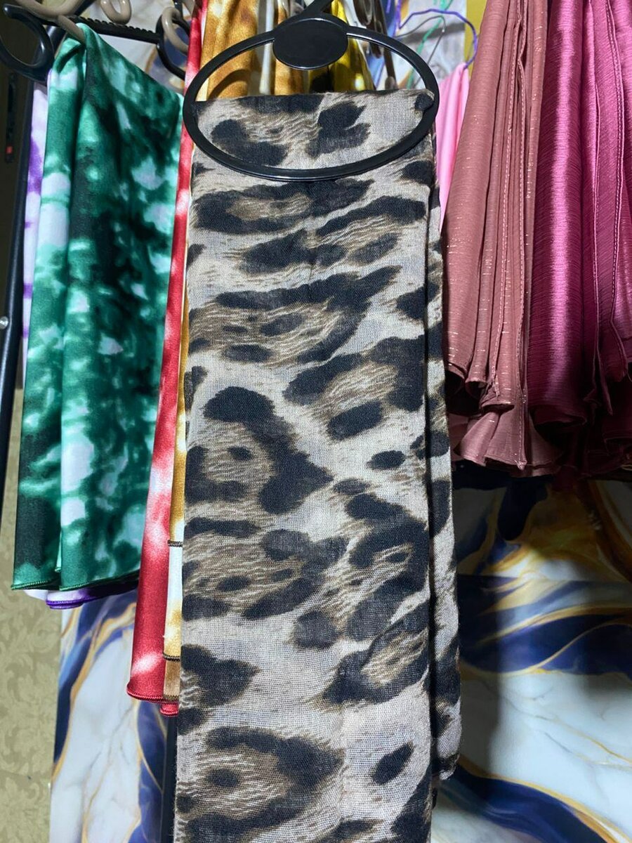 Hijab à motifs léopard