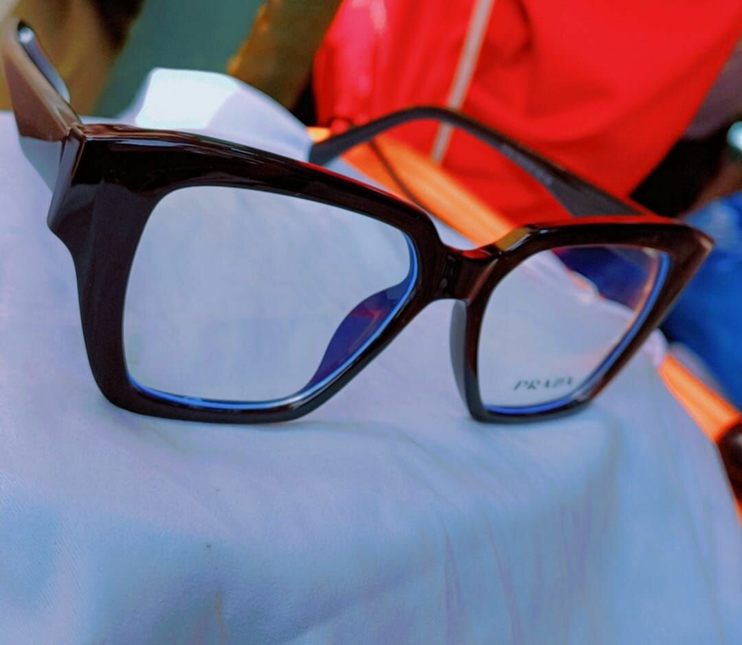 Lunettes Prada élégantes