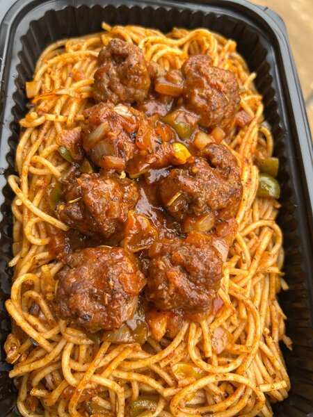 Spaghetti aux boulettes savoureuses