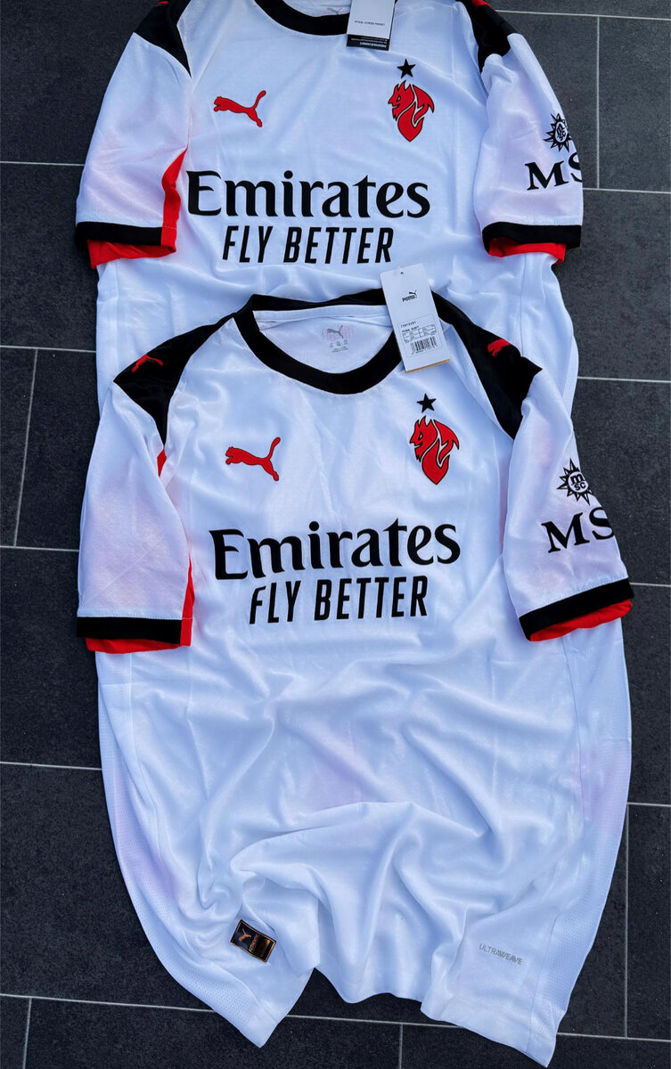 Maillots de football authentiques