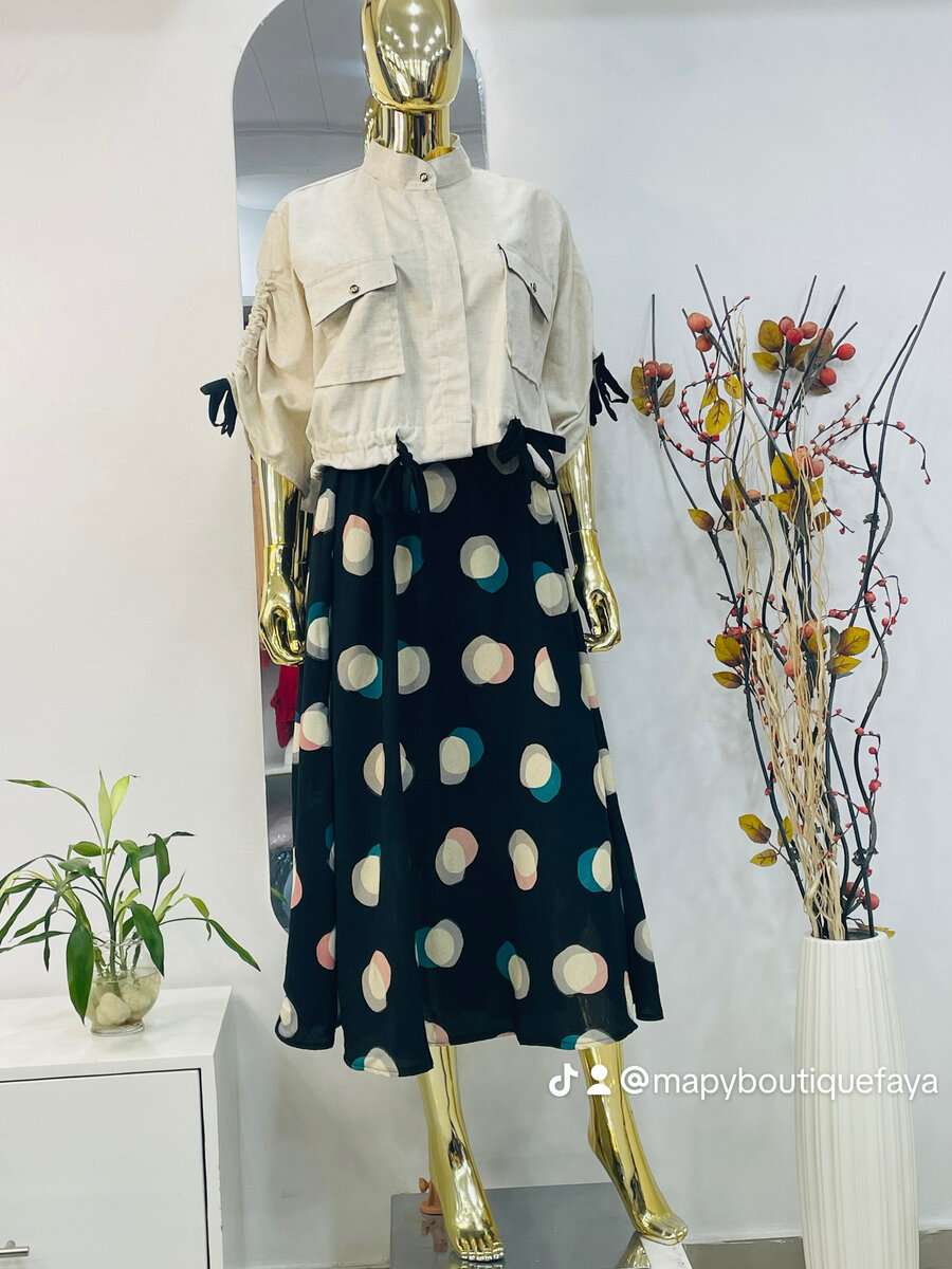 Jupe à pois & veste chic