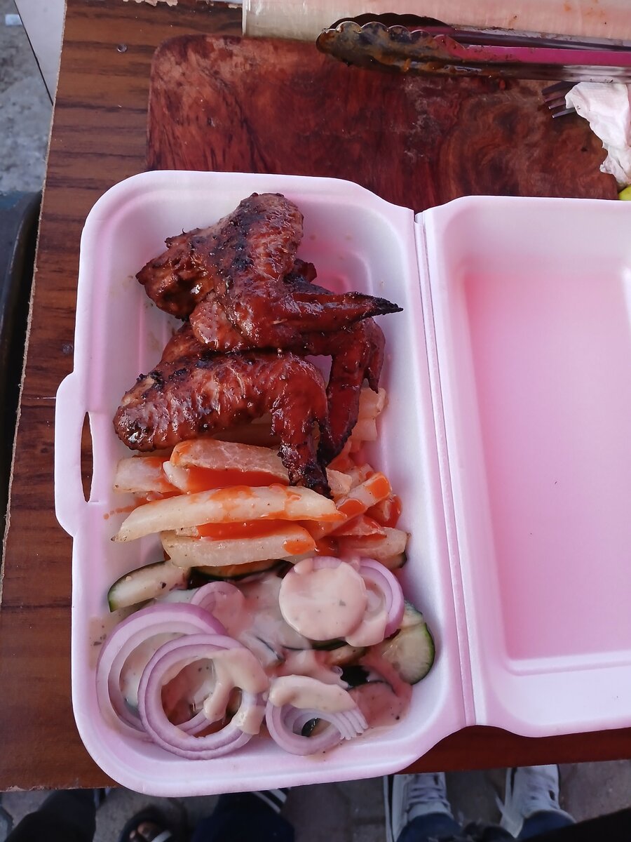 Chicken Wings withs Fries