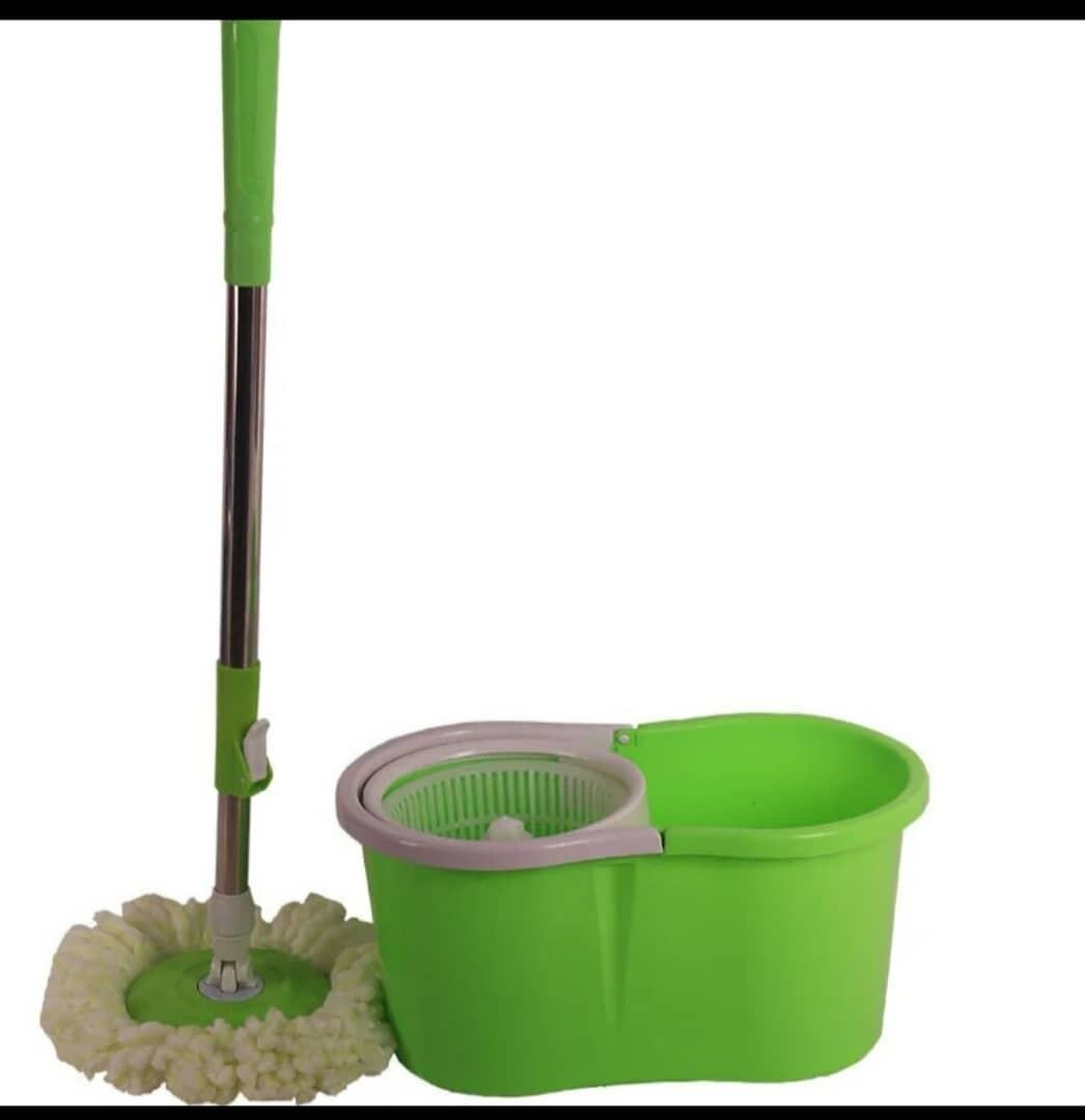 Serpillière rotative avec seau