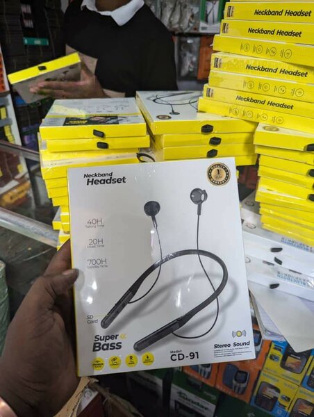 Non rubber neck headsets