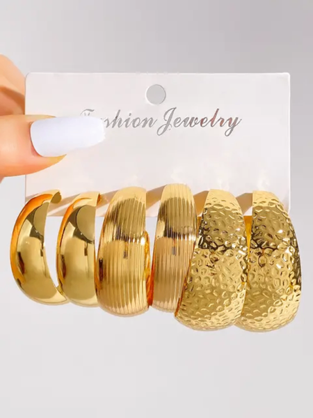 Boucles d'oreilles dorées élégantes