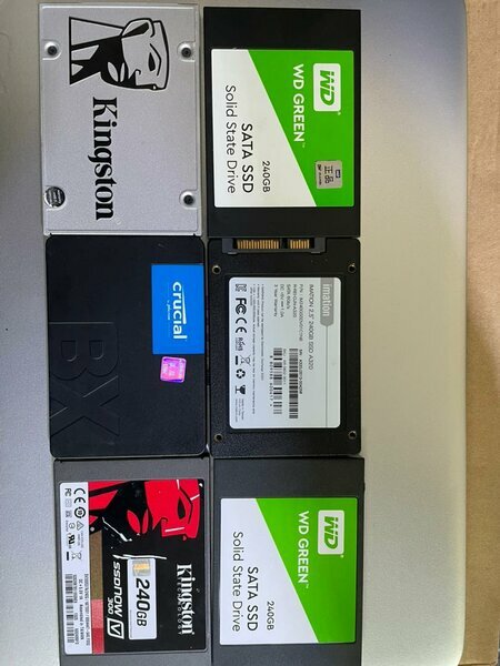 SSD interne SATA d’occasion, lot multi-marques