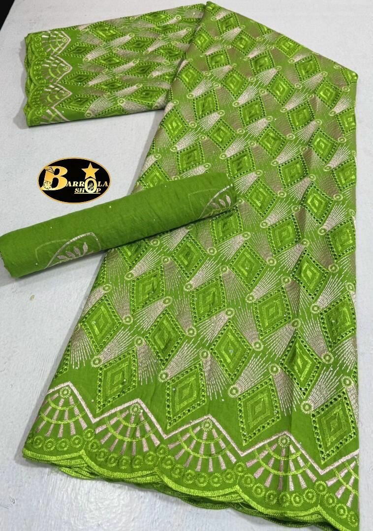 Tissu brodé en dentelle