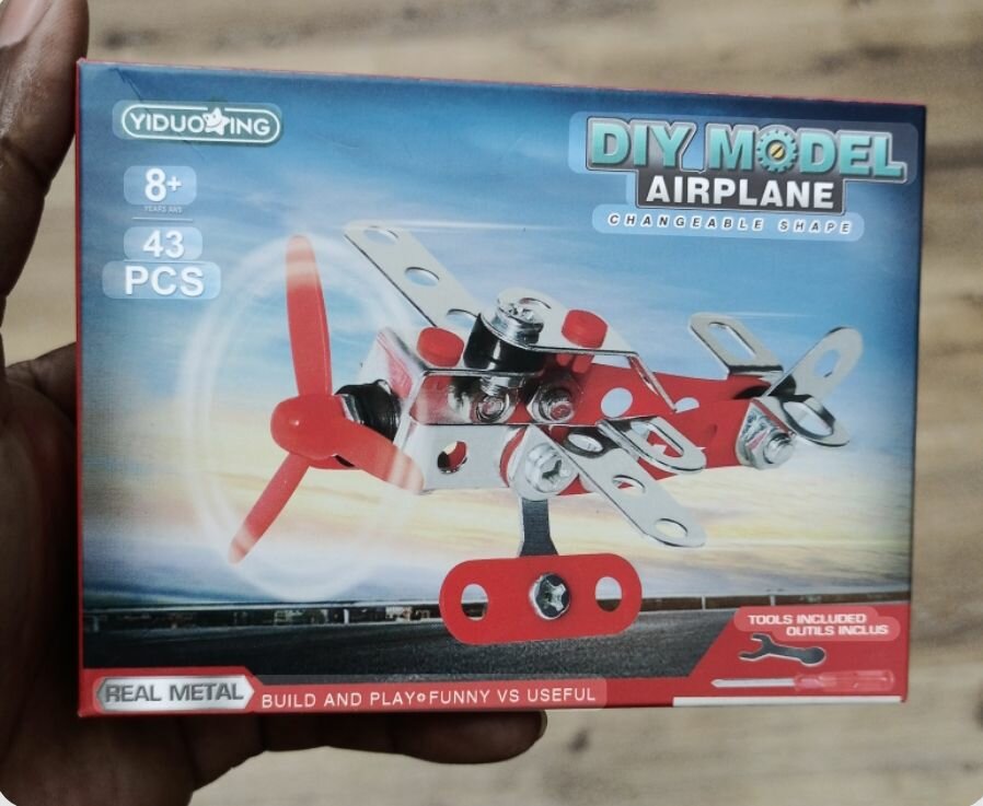 Maquette d'Avion en Métal 3D