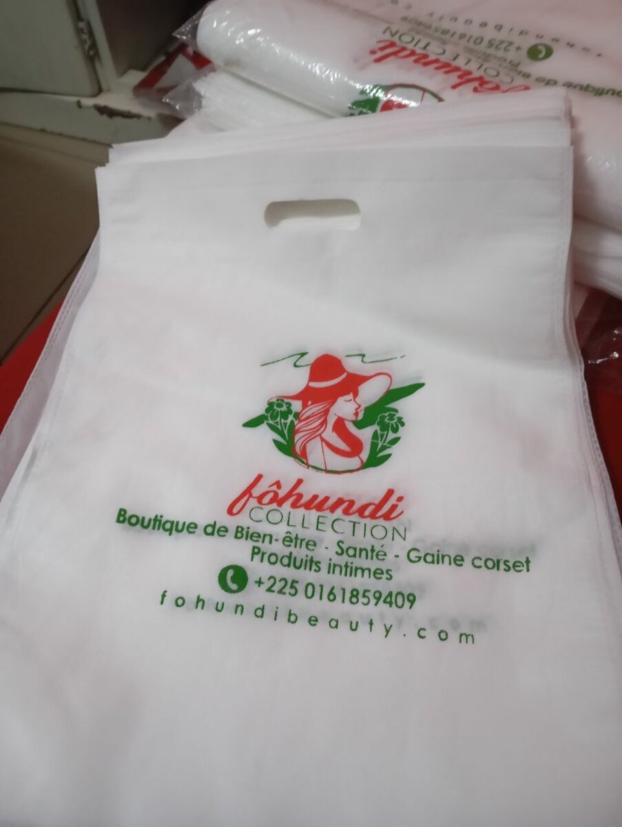 Sacs réutilisables colorés variés