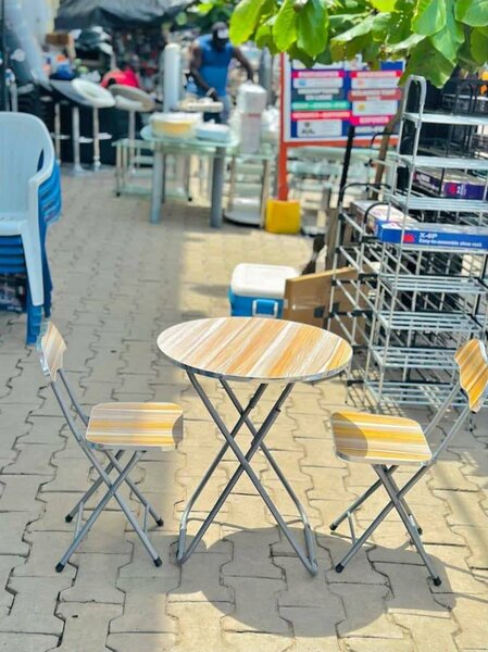 Ensemble Table et Chaises Pliantes