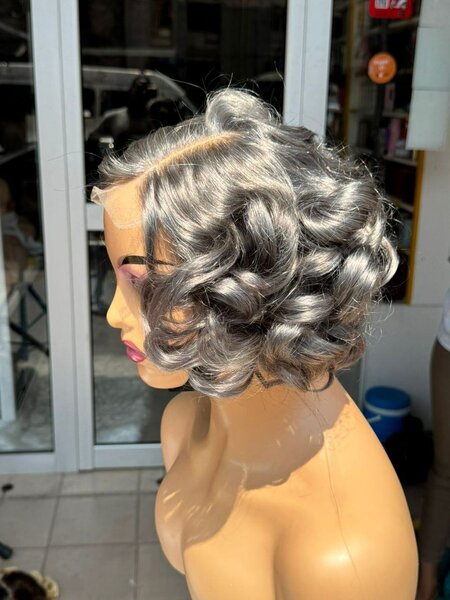 Perruque Bouclée Chic