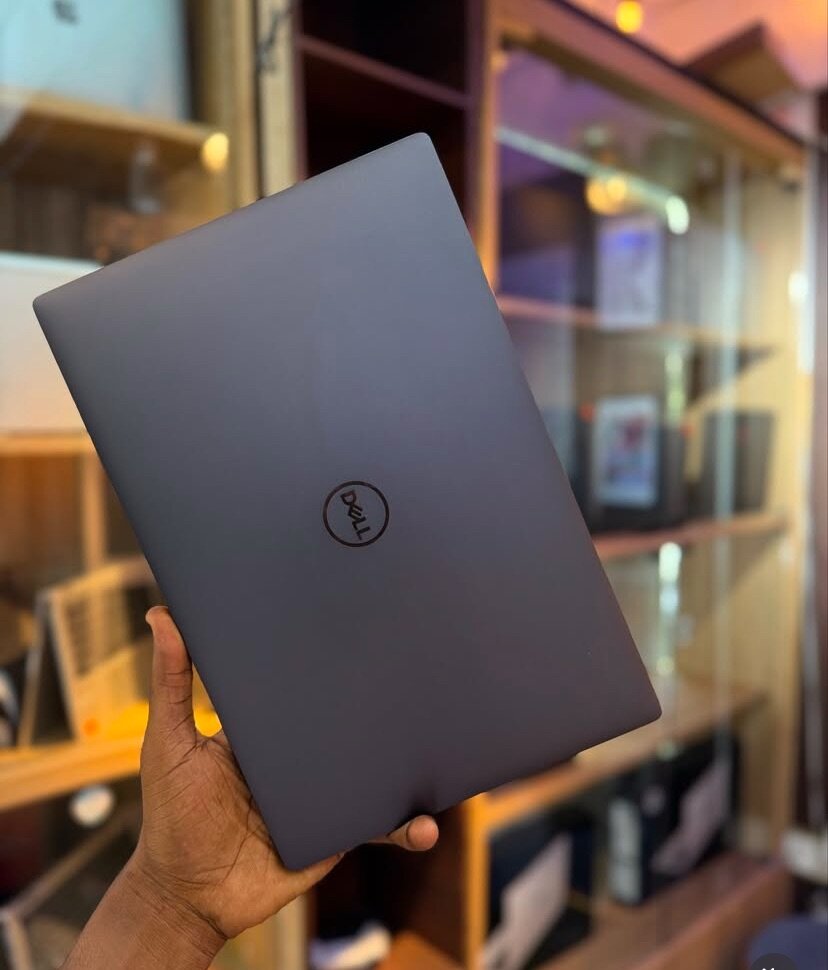 DELL XPS 9315 V Intel Core i5 V16gig ram V 512gig SSD Finger