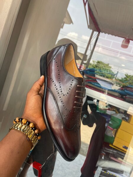 Paires de souliers de marque