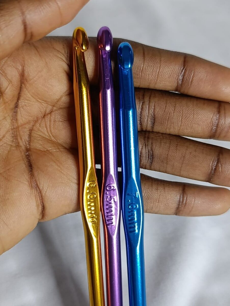 Crochets en aluminium colorés