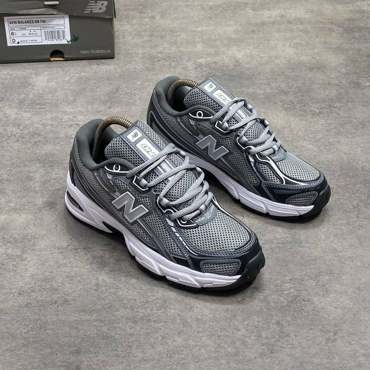 Baskets New Balance 990V4