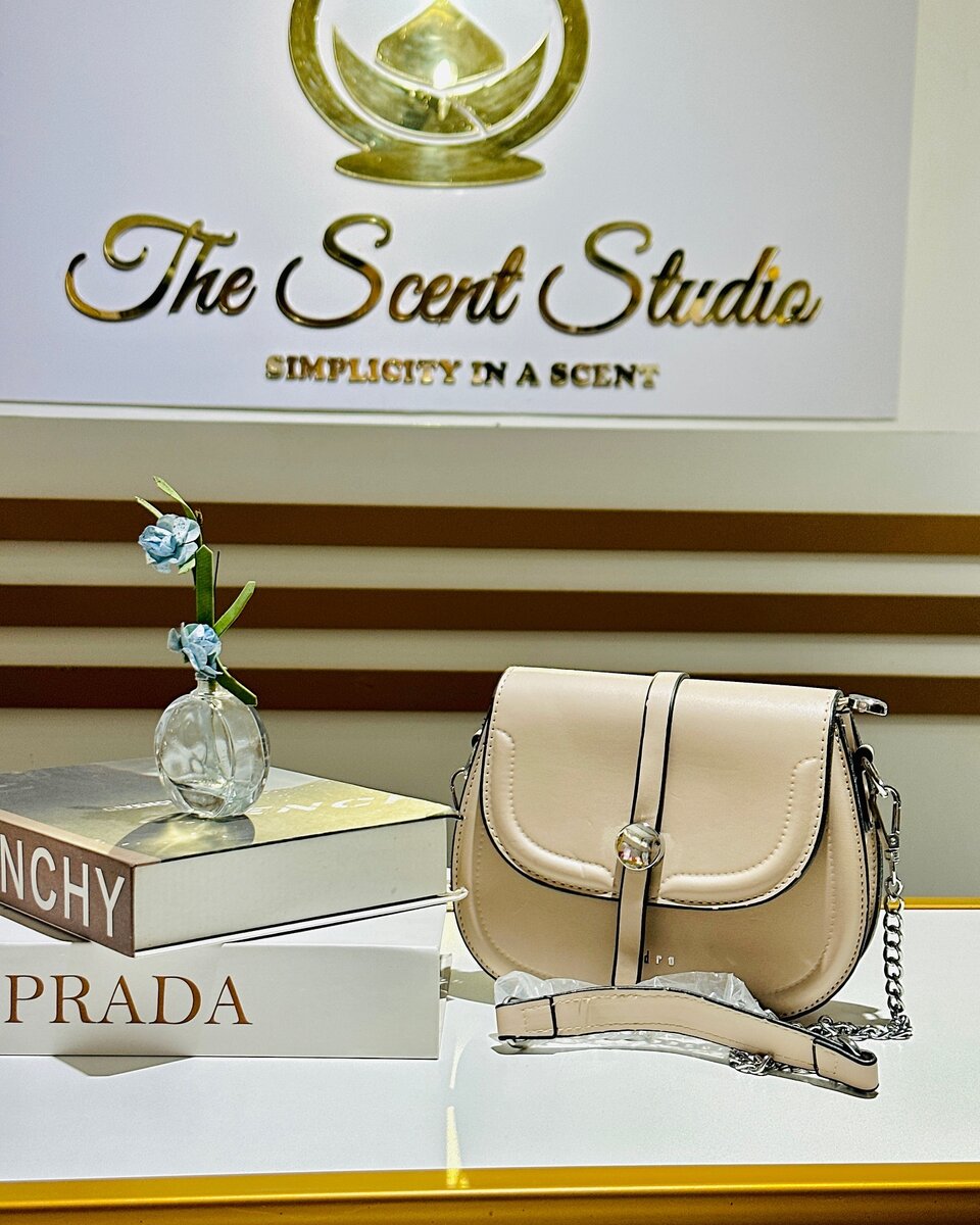 Stylish women's bag beige
