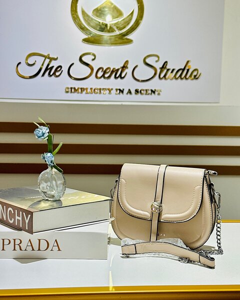Stylish women's bag beige