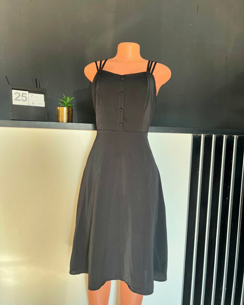  women's beautiful dress 