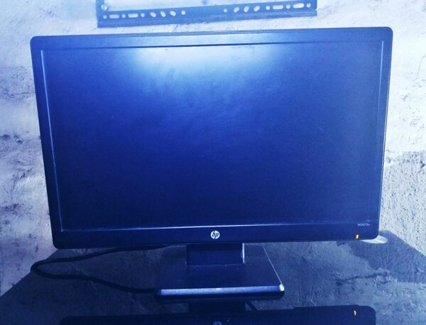 18.5 inch DELL MONITOR