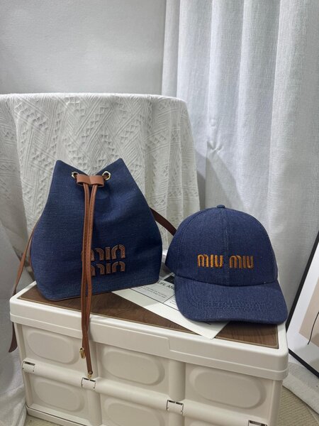 Complet sac et casquette