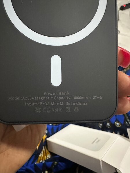 Power bank magsafe