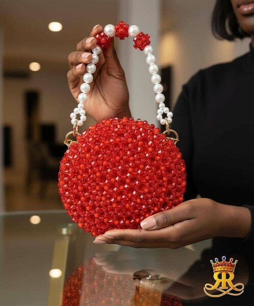 Sac à main rond en perles rouges