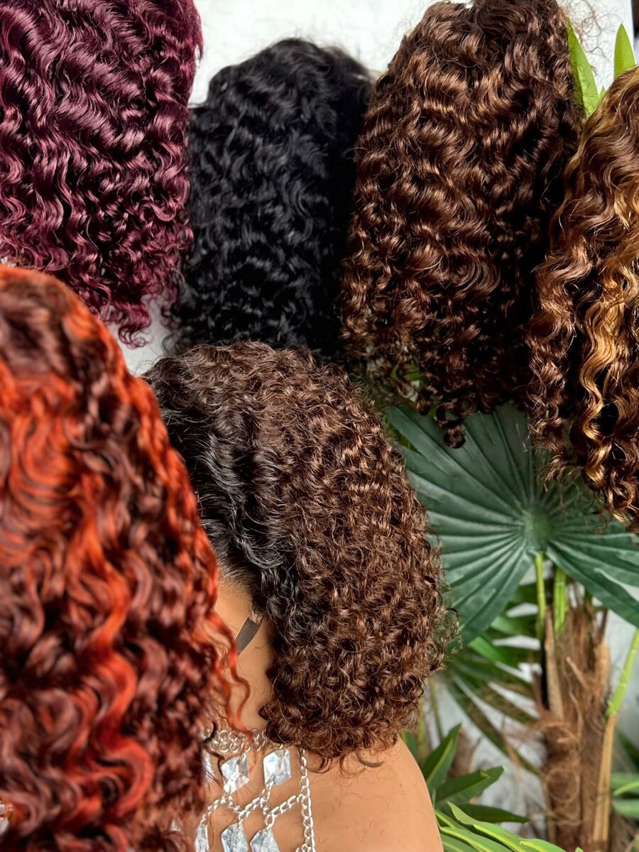 Perruque bouclée rouge naturel