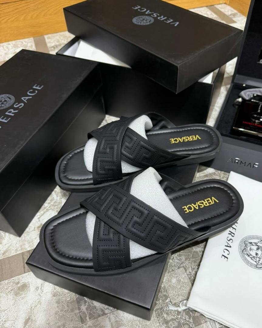 Fendi slippers