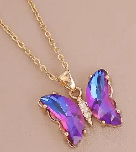Collier papillon en cristal