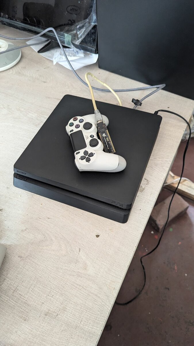 PS4 slim chipped with more than 10 games installed FC24 etc