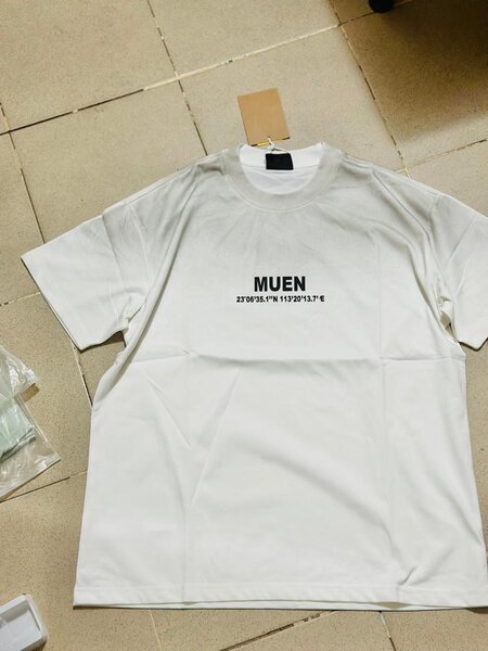 T-shirt "MUEN" blanche