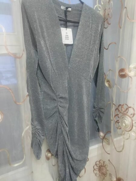 Платье Италия,44р, новое,серый цвет