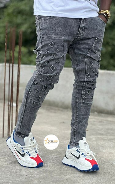 Jean slim brodé pour hommes