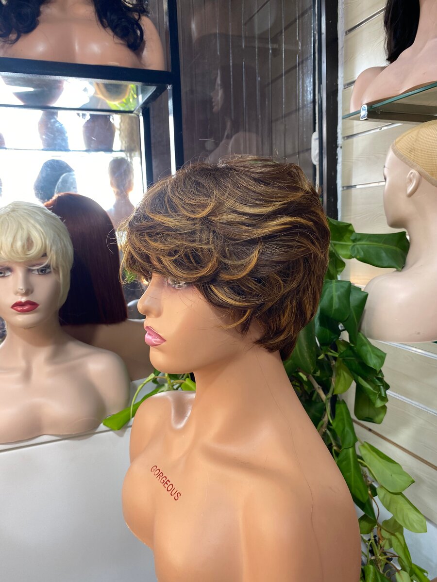 Perruque Ondulée Courte