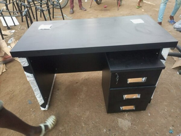 Bureau moderne noir
