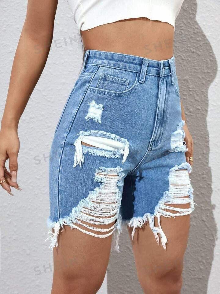 Bermuda en jean déchirée tendance