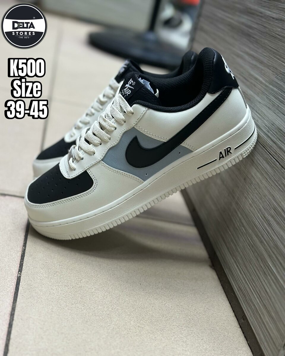 Stylish and comfortable men's sneakers Nike