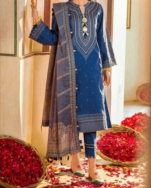 Ladies suit