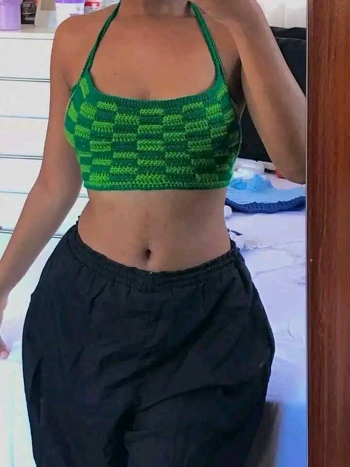 Top crop crochet tendance