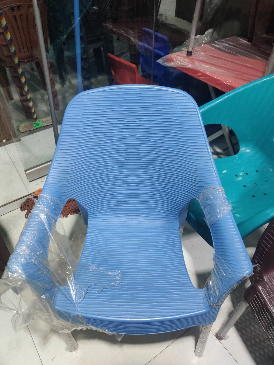 Av Plastic chairs