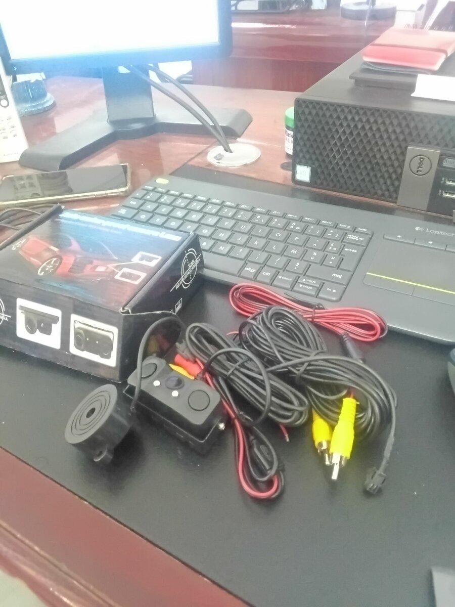 2 en1 Camera de recul + capteurs de stationnement