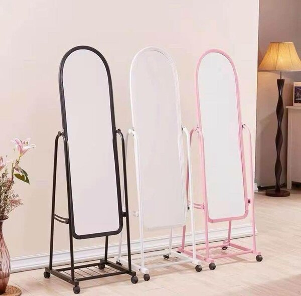 Miroirs sur pied élégants