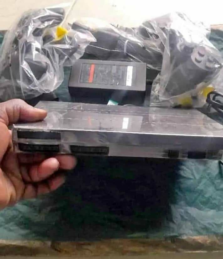 Console PS2 avec accessoires