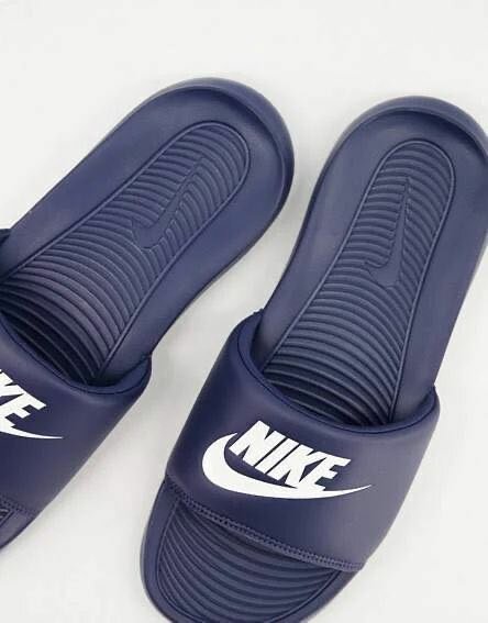 Nike benassi
