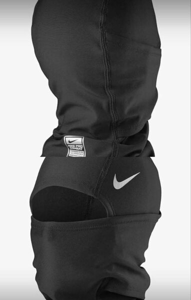 Nike Pro Therma-FIT Hood