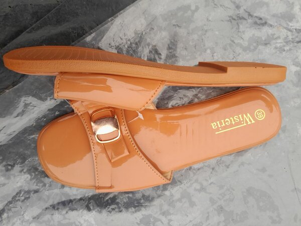 Sandales plates Wisteria en cuir marron