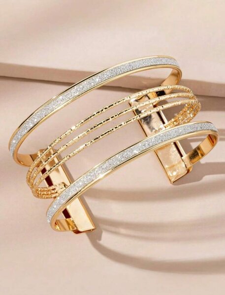Fashionable European Style Bracelet.