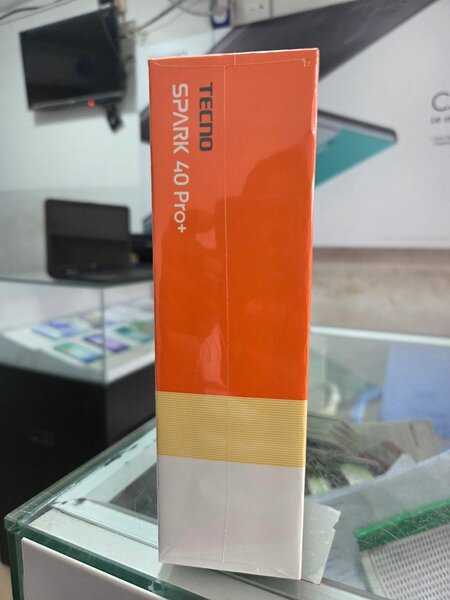 Spark 40 pro + 256