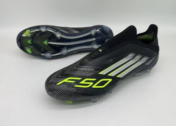 Chaussures de Football F50 adidas