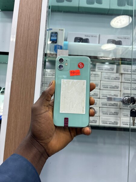 11 simple 64GB casi neuf